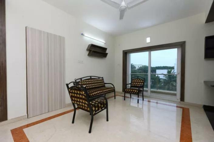 Bed and Breakfast The Posh Residency, Ecr Chennai Exterior foto
