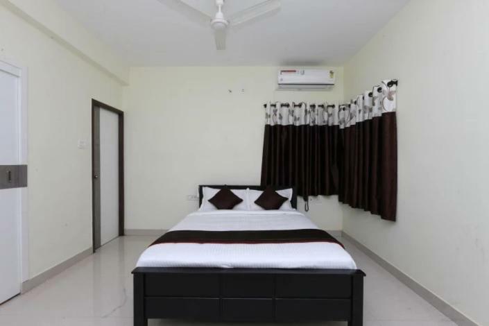 Bed and Breakfast The Posh Residency, Ecr Chennai Exterior foto