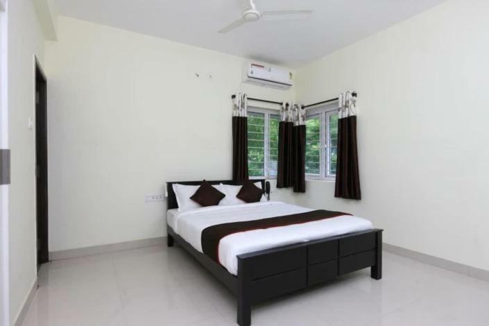 Bed and Breakfast The Posh Residency, Ecr Chennai Exterior foto
