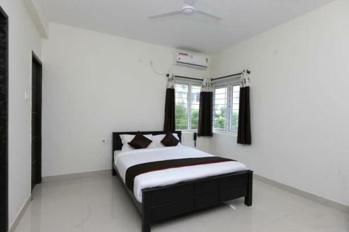 Bed and Breakfast The Posh Residency, Ecr Chennai Exterior foto